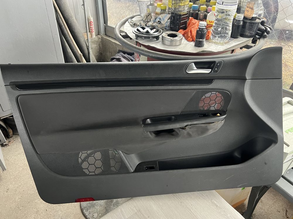 кора на врата golf 5