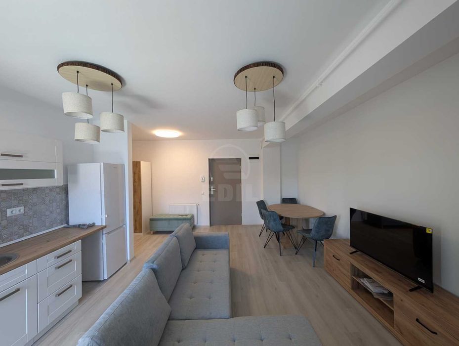 Apartament 3 camere la prima inchiriere