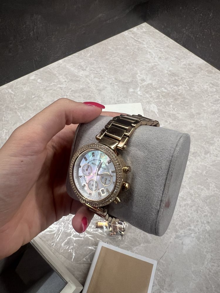 Часовник Michael Kors