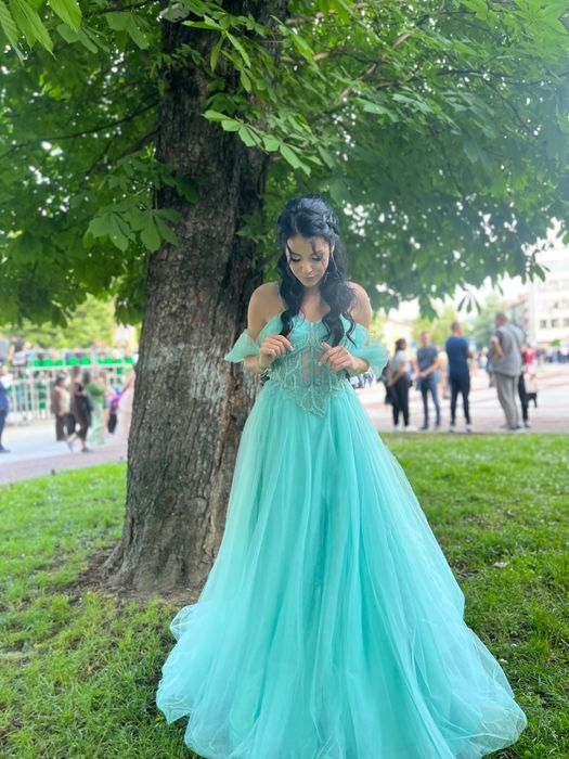 Бална тюркоазена рокля