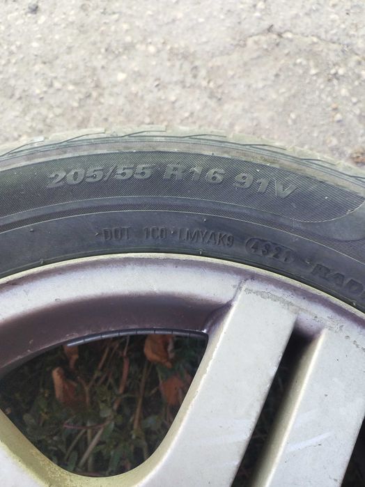 Гуми с джанти 205 55 16 от пасат б5