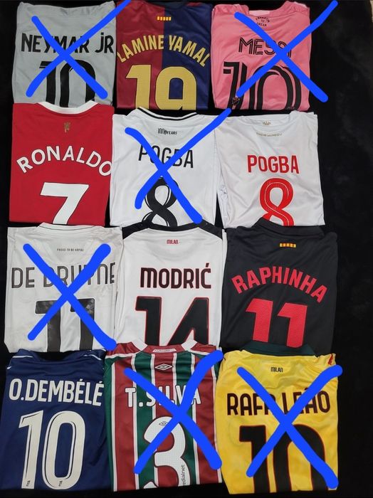 Tricouri fotbal diferite echipe cu nume pe spate