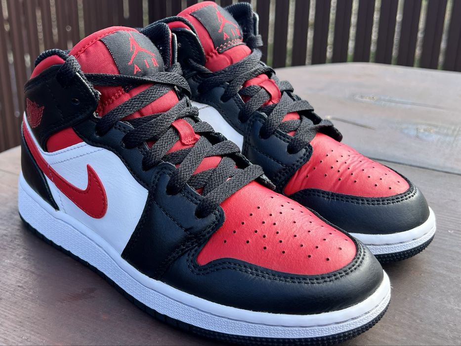 Air Jordan 1 Mid.. produs original