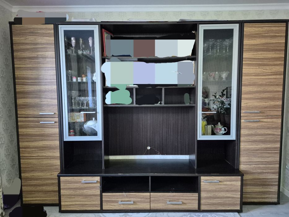 Шкаф гостинный б/у