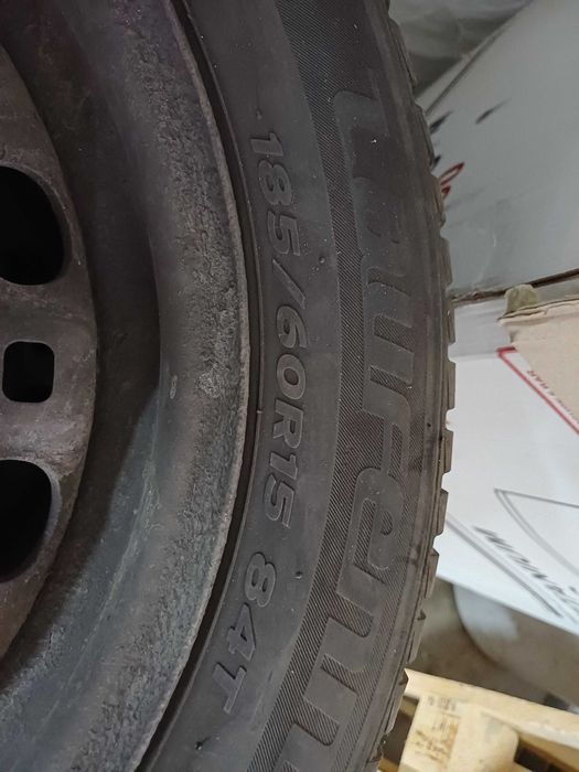 Set patru jante otel 15 inch cu cauciucuri de iarna Skoda. Iarna vine!