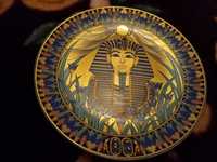 Set de 4 farfurii din portelan cu Tutankamon lucrate cu aur 24kt cent