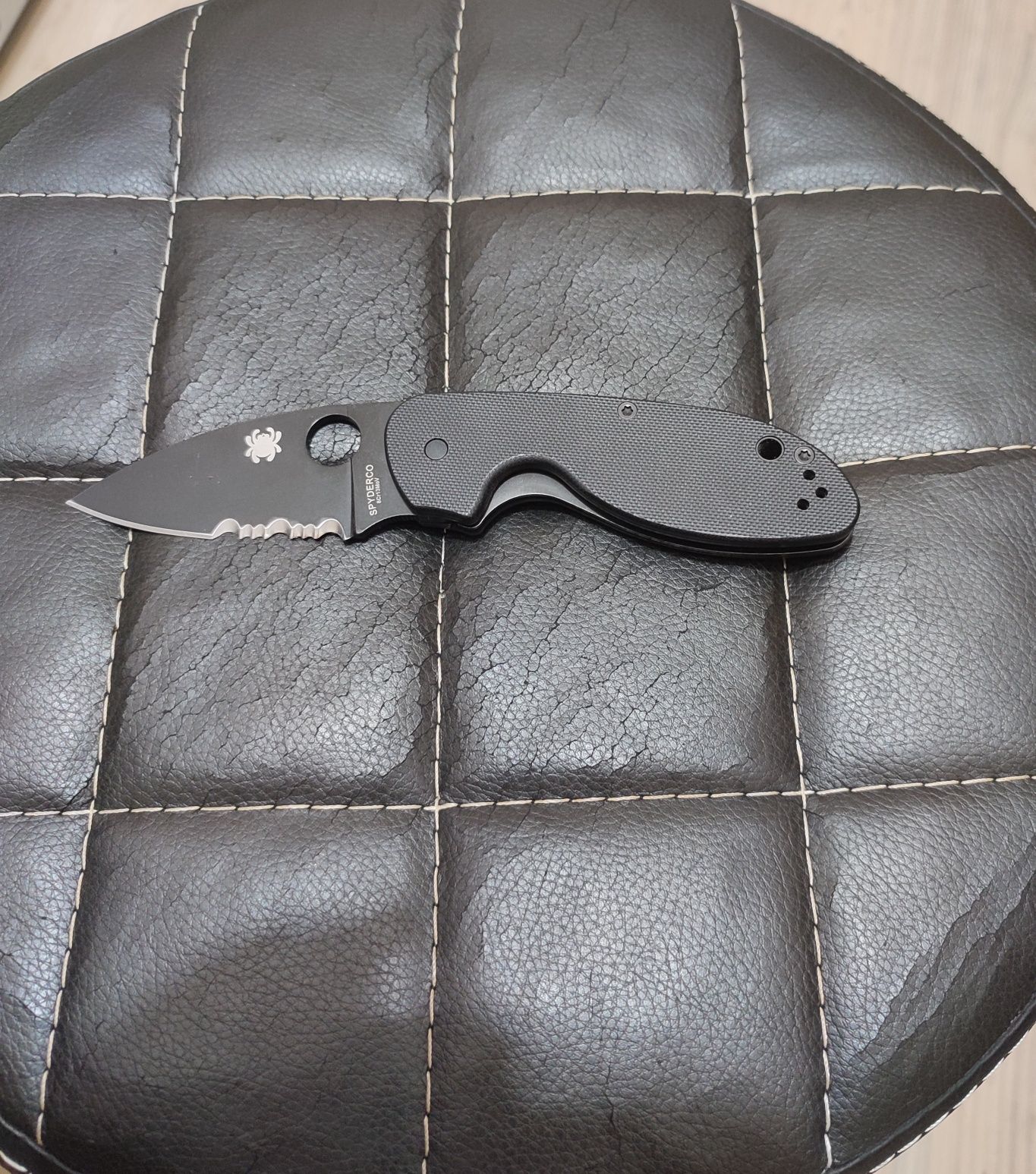 Briceag / Cutit de buzunar Spyderco impecabil