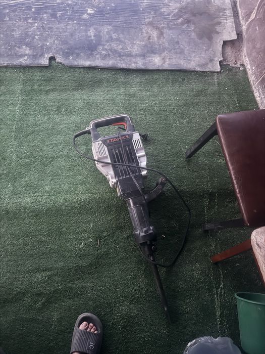 Продам отбойный молоток