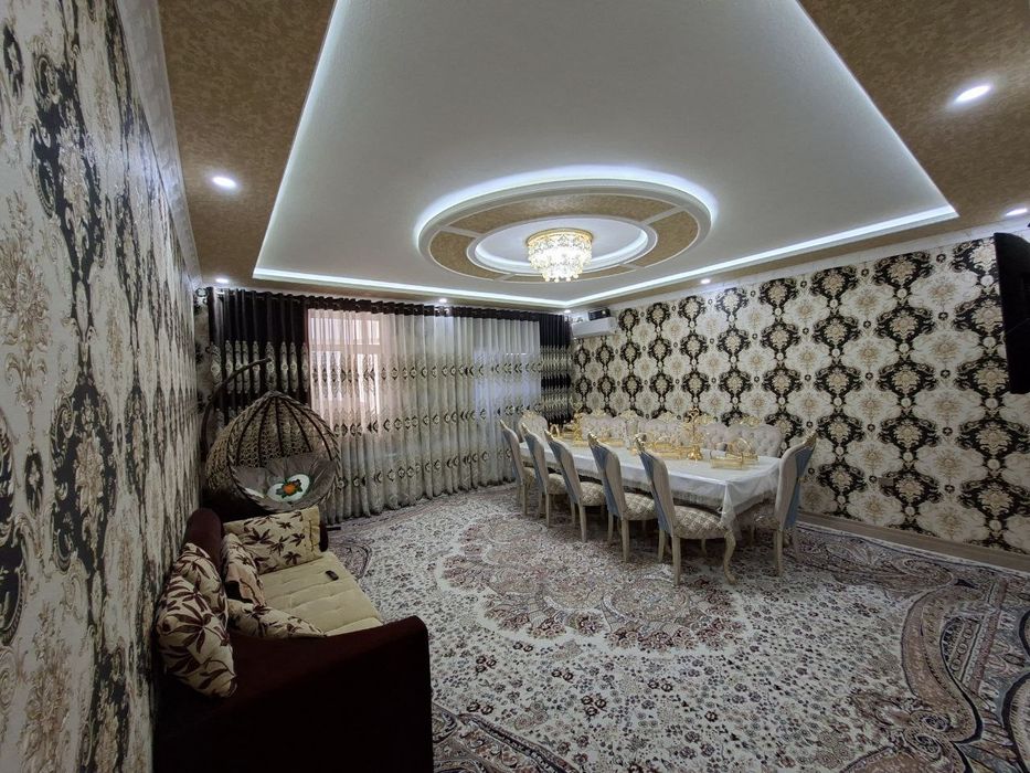 Квартира сотилади купгина жихозлари б.н бирга. 3 хонали 3-этаж.