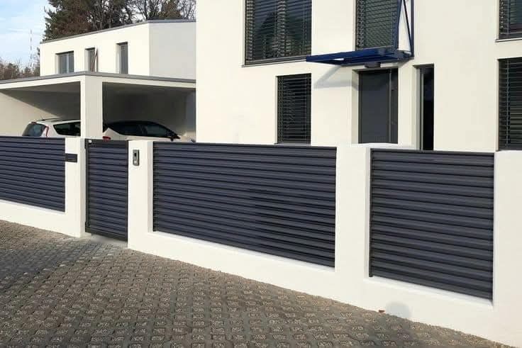 Vand garduri și porți exact după cerințele