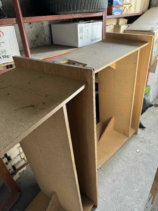 Подарявам две бюра