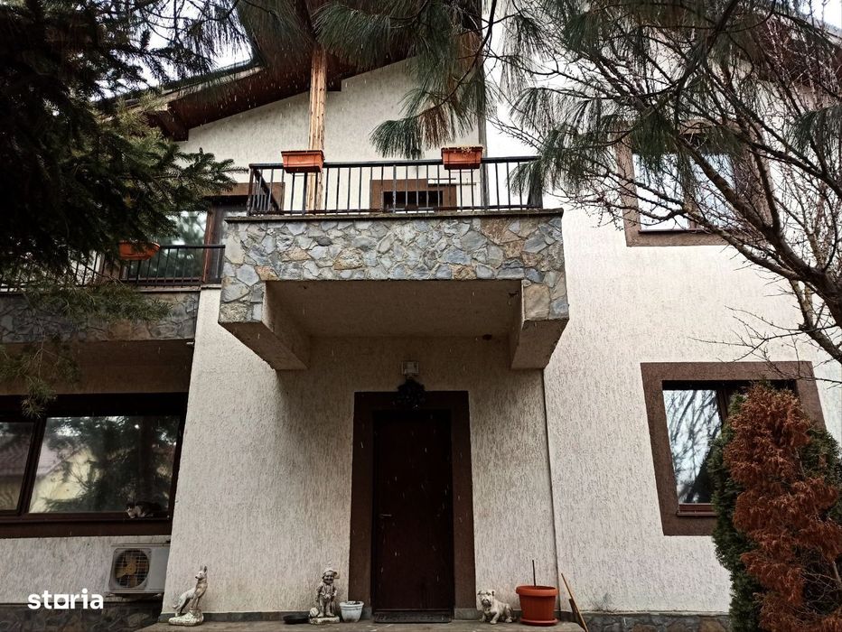 Casa cu etaj in apropiere de pădure și lac