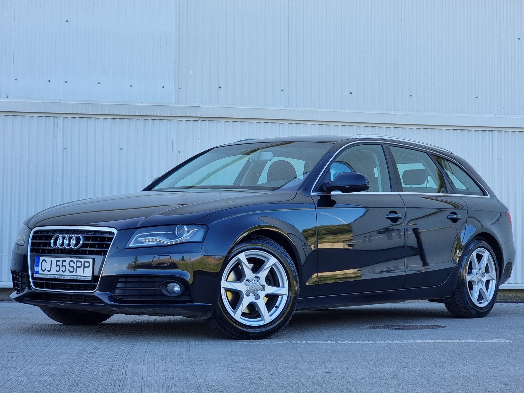 Audi A4 2.0 TDI 143 CP BI-XENON - MANUAL - NAVIGATIE -  2012