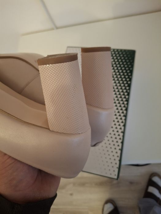 Pantofi cu toc, mărime 39