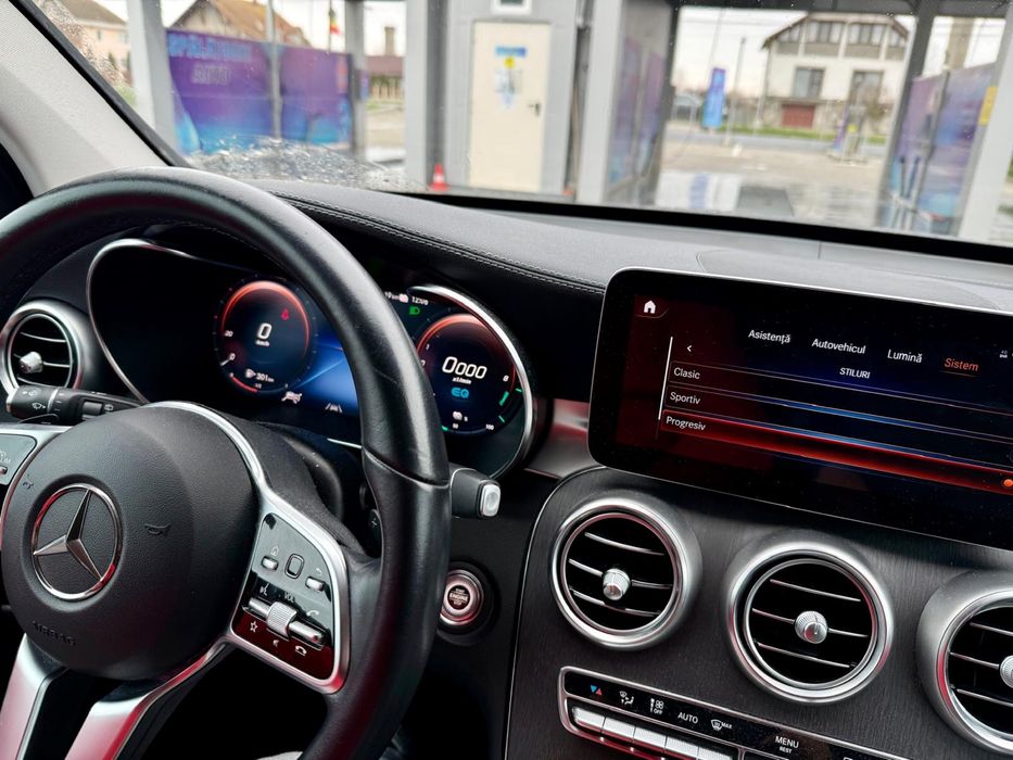 Mercedes GLC300e 163000 km an 2020