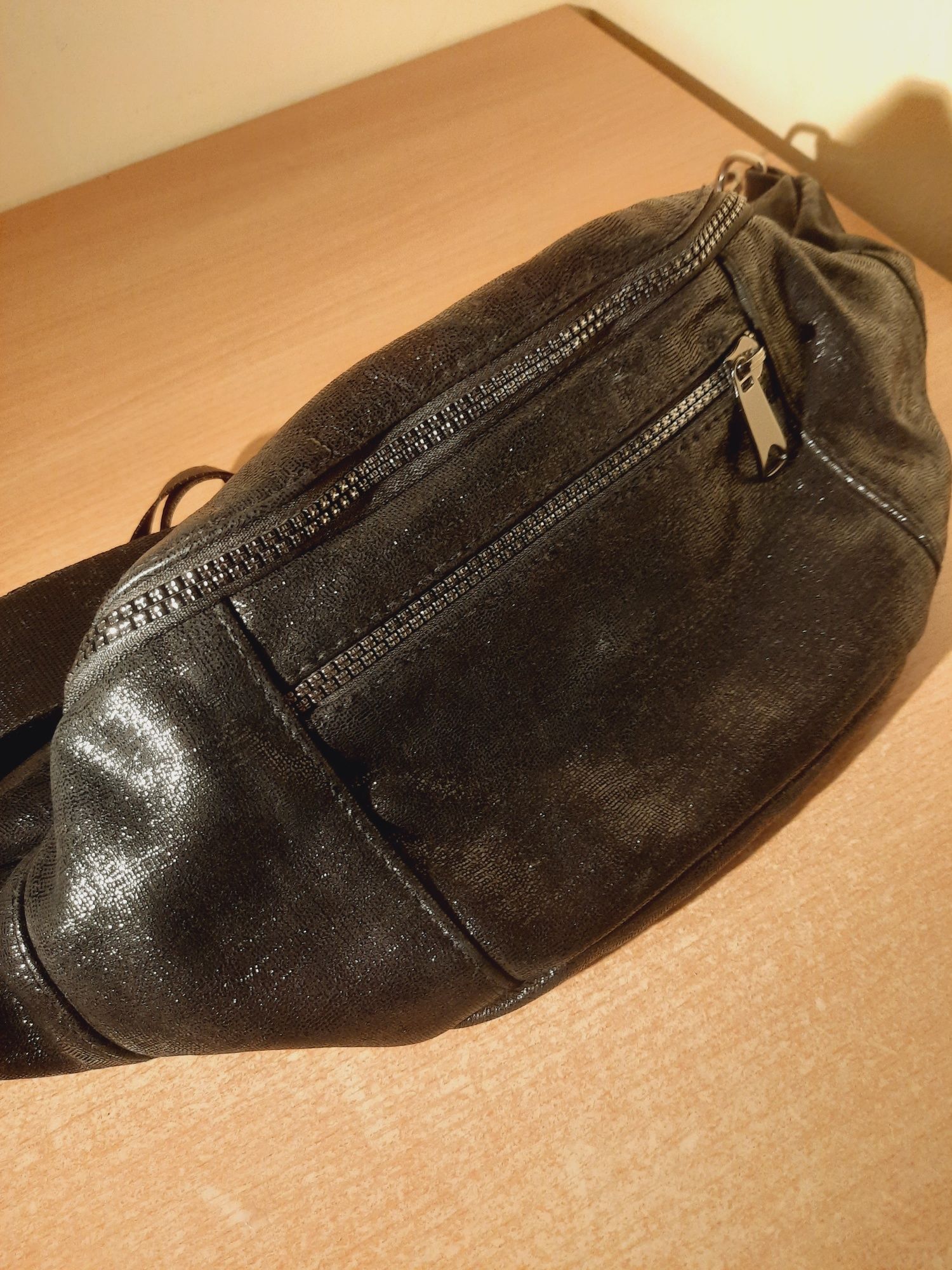 Чанта тип паласка, италианско производство