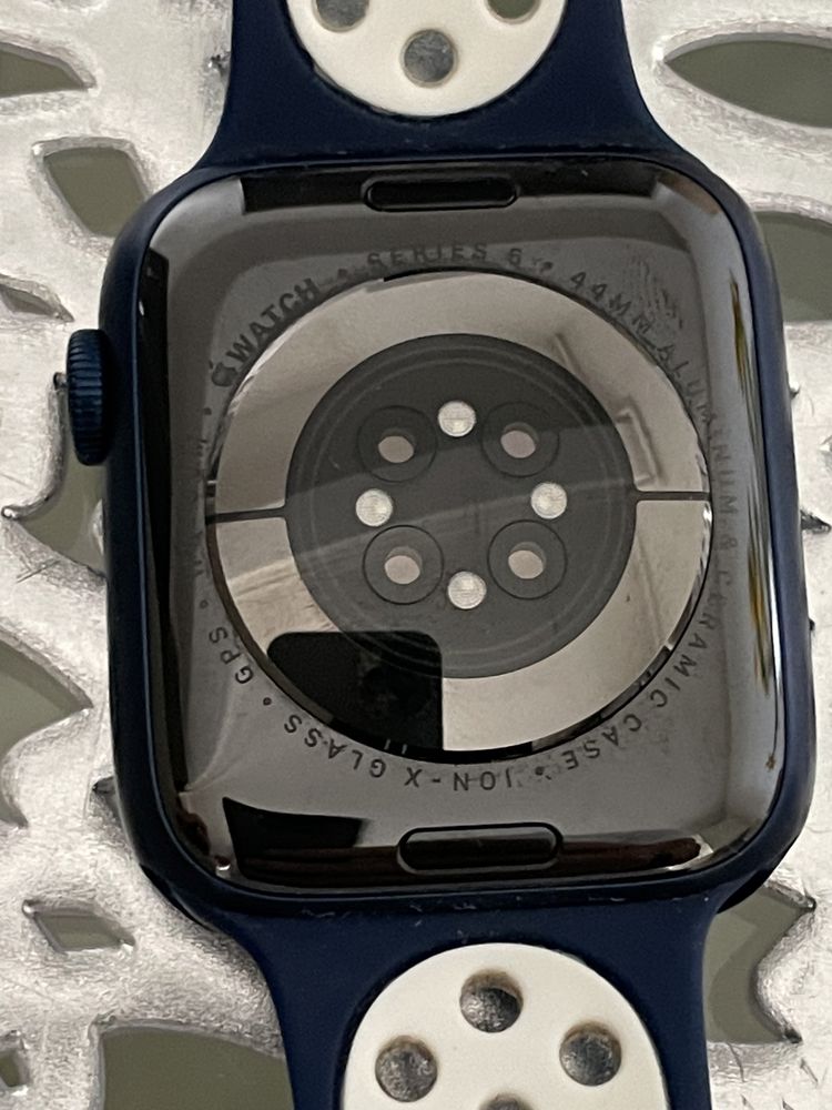 Apple Watch Seria 6  44 mm