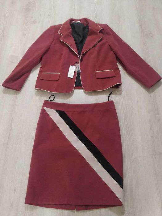 Costum dama doua piese rosu