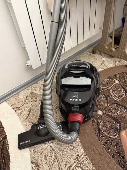 Пылесос Bosch в хорошем состоянии рабочий