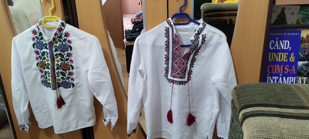 Vând  2 IE noua cusute manual băiețel pentru 7 și 10 ani