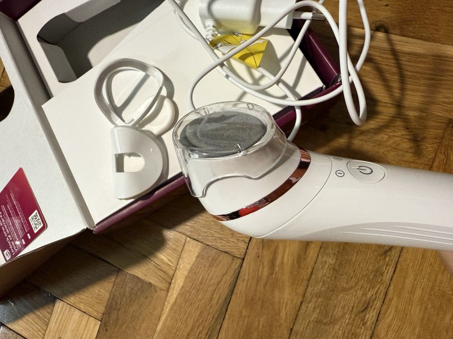 Philips Epilator Series 8000 - епилатор със 7 приставки (нов)