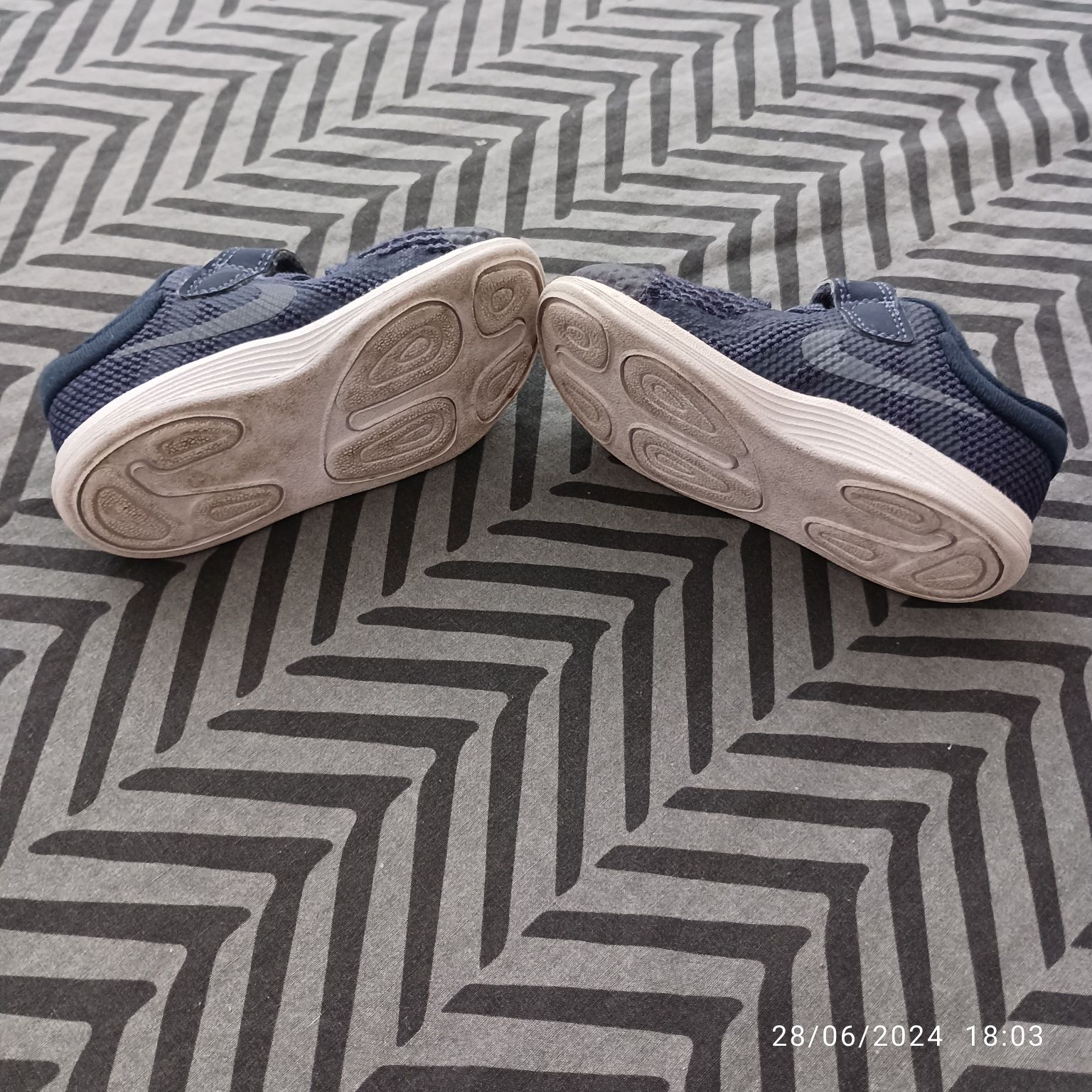 Nike revolution 4