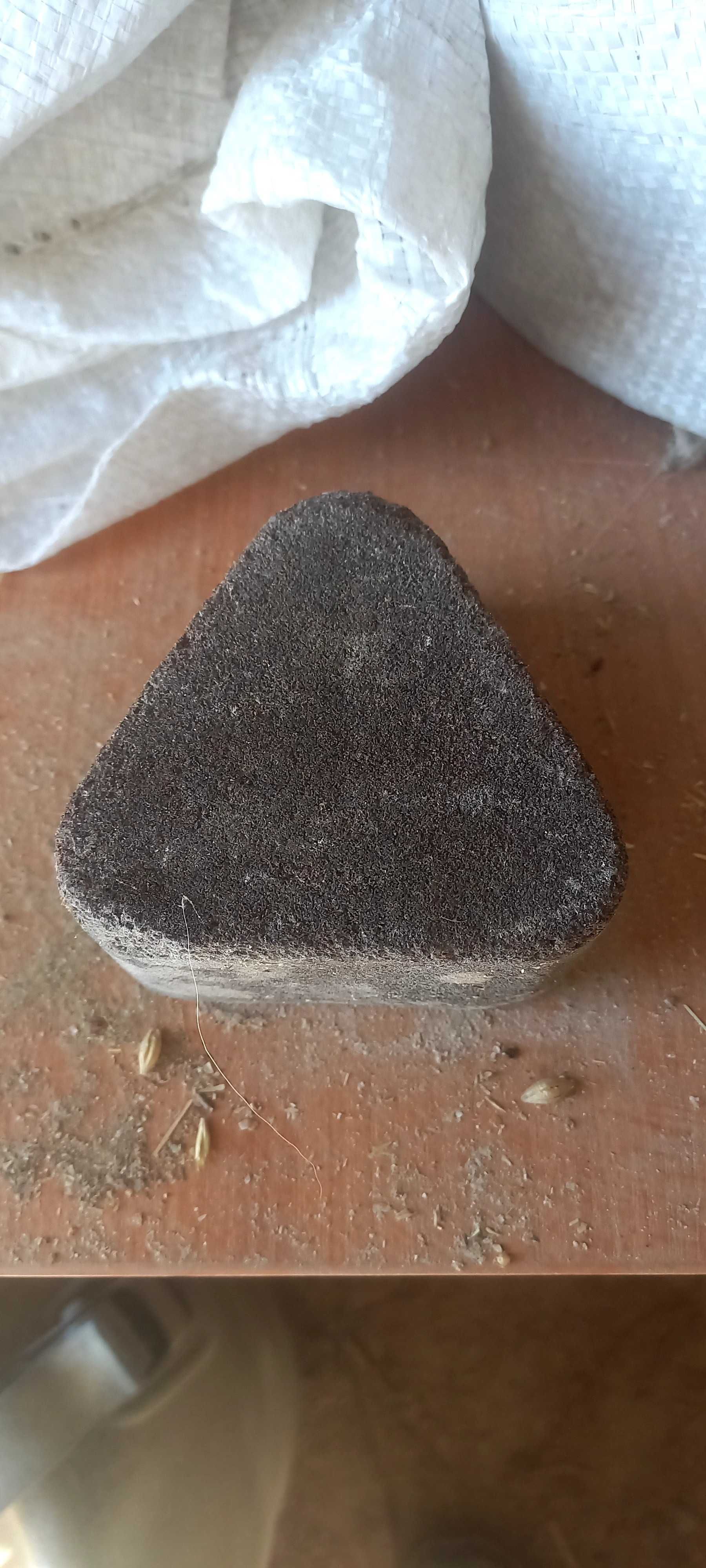 шлифовочный камень