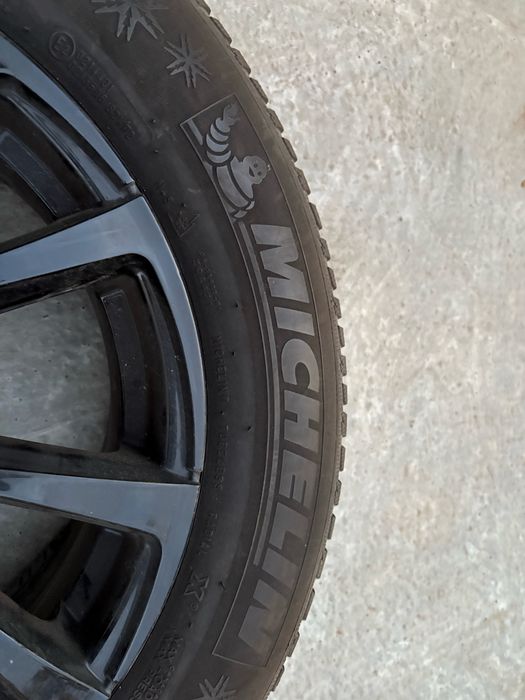 Продавам джанти с междуболтово 5:114,3