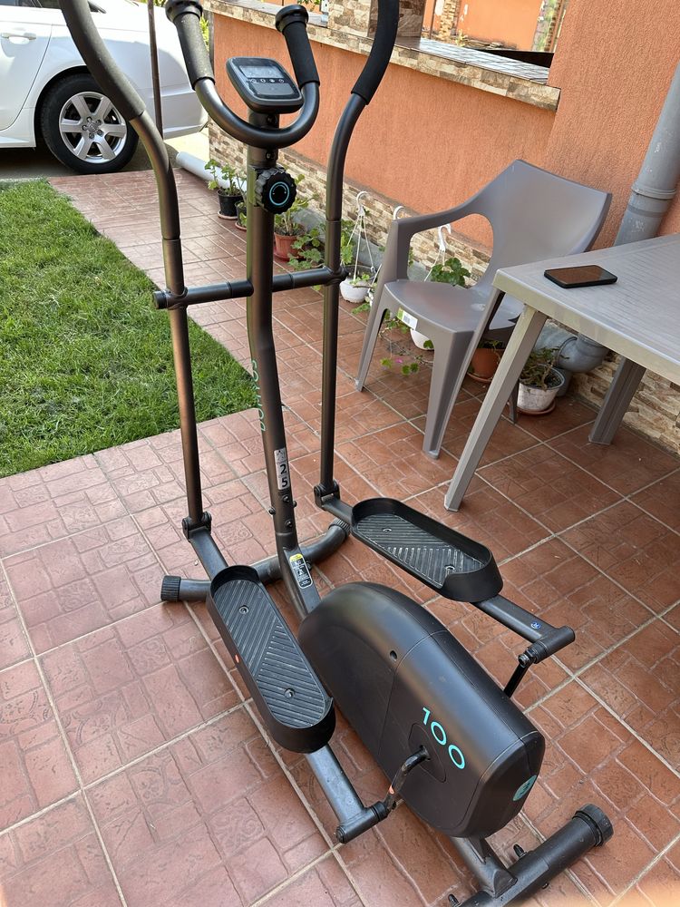 Vând bicicleta eliptica domyos 100