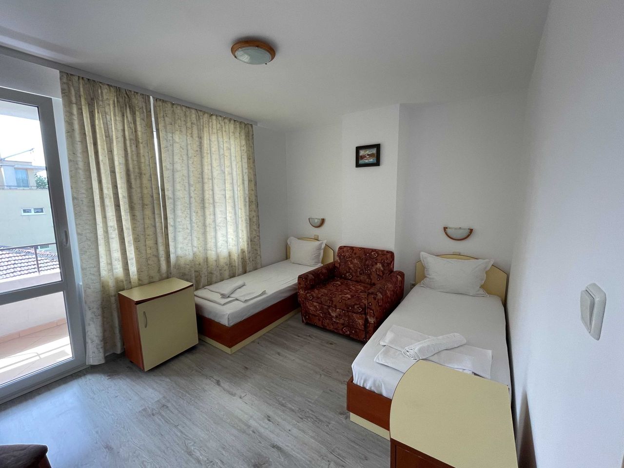 Дава се под наем Къща в Черноморец - 400 кв.м за 35.7 € - Снимка #10