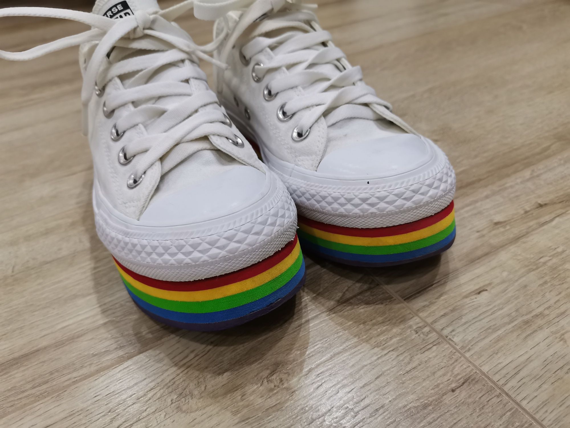 Teniși cu platforma Converse, nr 37,5