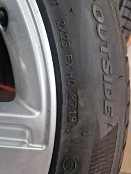 4 броя Hankook R19 235/50/ 
зимни гуми 
DOT3719