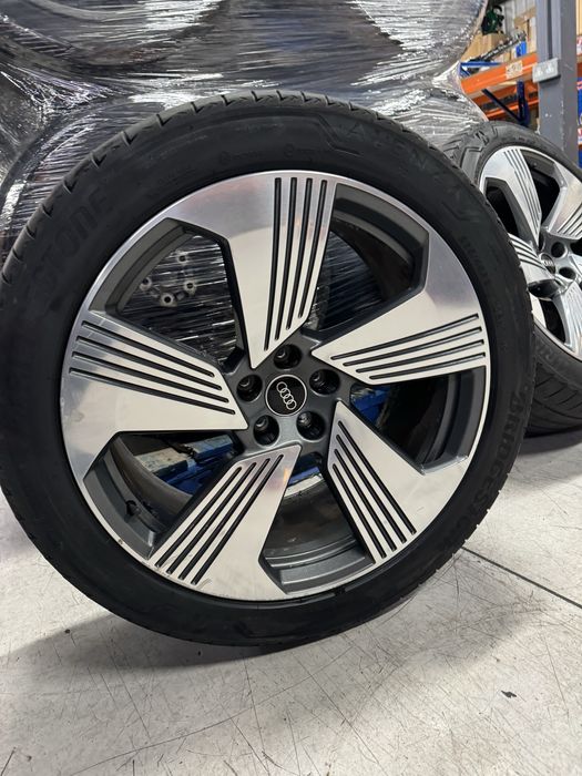 Jante Audi Etron Q8 R21 Originale Brigestone de vara 60%