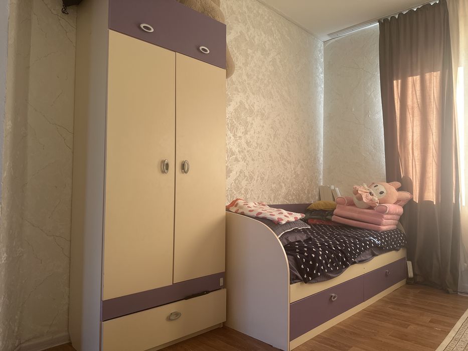 Кравать и шкаф детский
