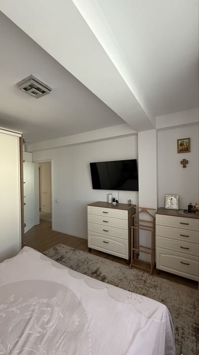 Apartament 3 camere/2 băi decomandat mobilat/utilat, zona Odaile