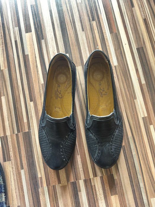 Дамски кожени анатомични обувки, подходящи за диабетици.