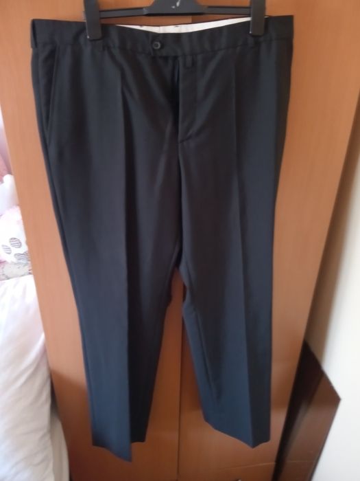Costum bărbați Inedit stare foarte buna mărimi 44 haina și 52 pantalon