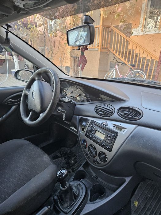 Ford focus 1 1,6 benzina an 2003 stare buna