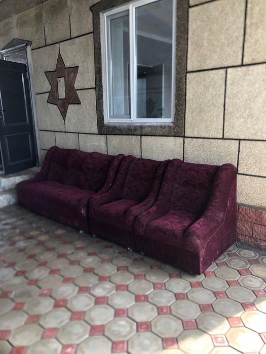 Продам диван с креслами!