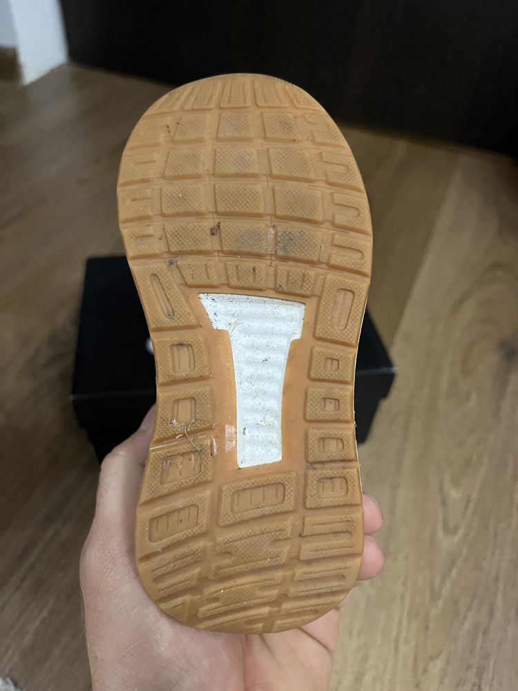 Adidasi Adidas originali copii Marimea 23