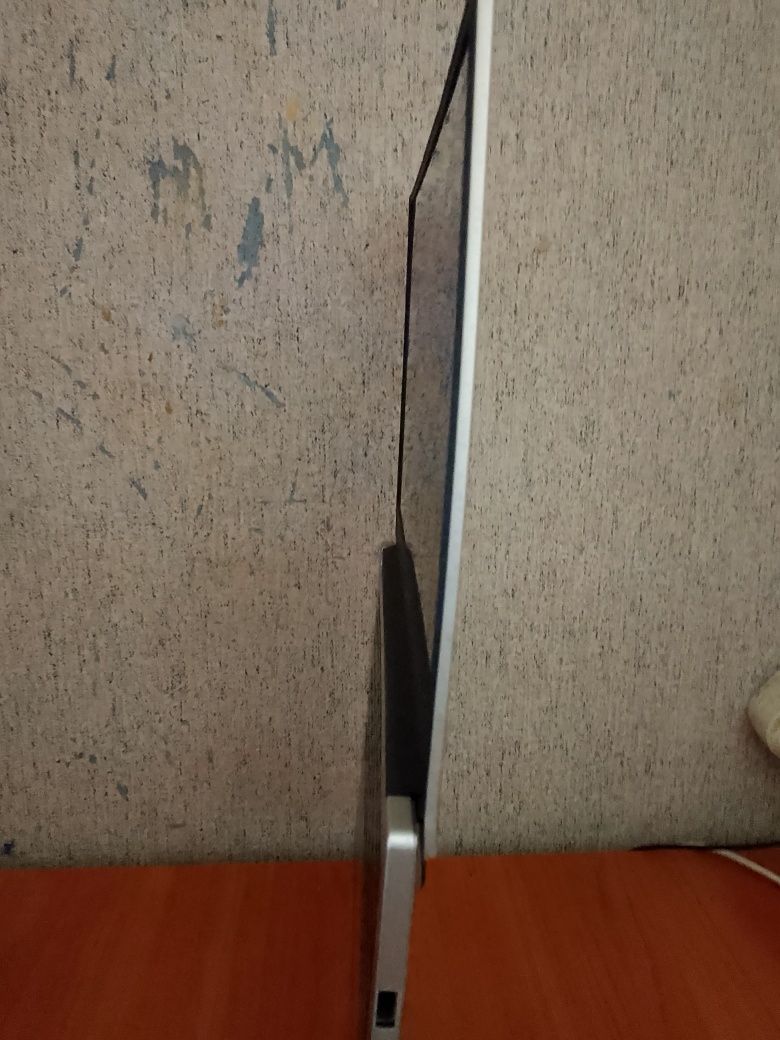 Продам ноутбук huawel