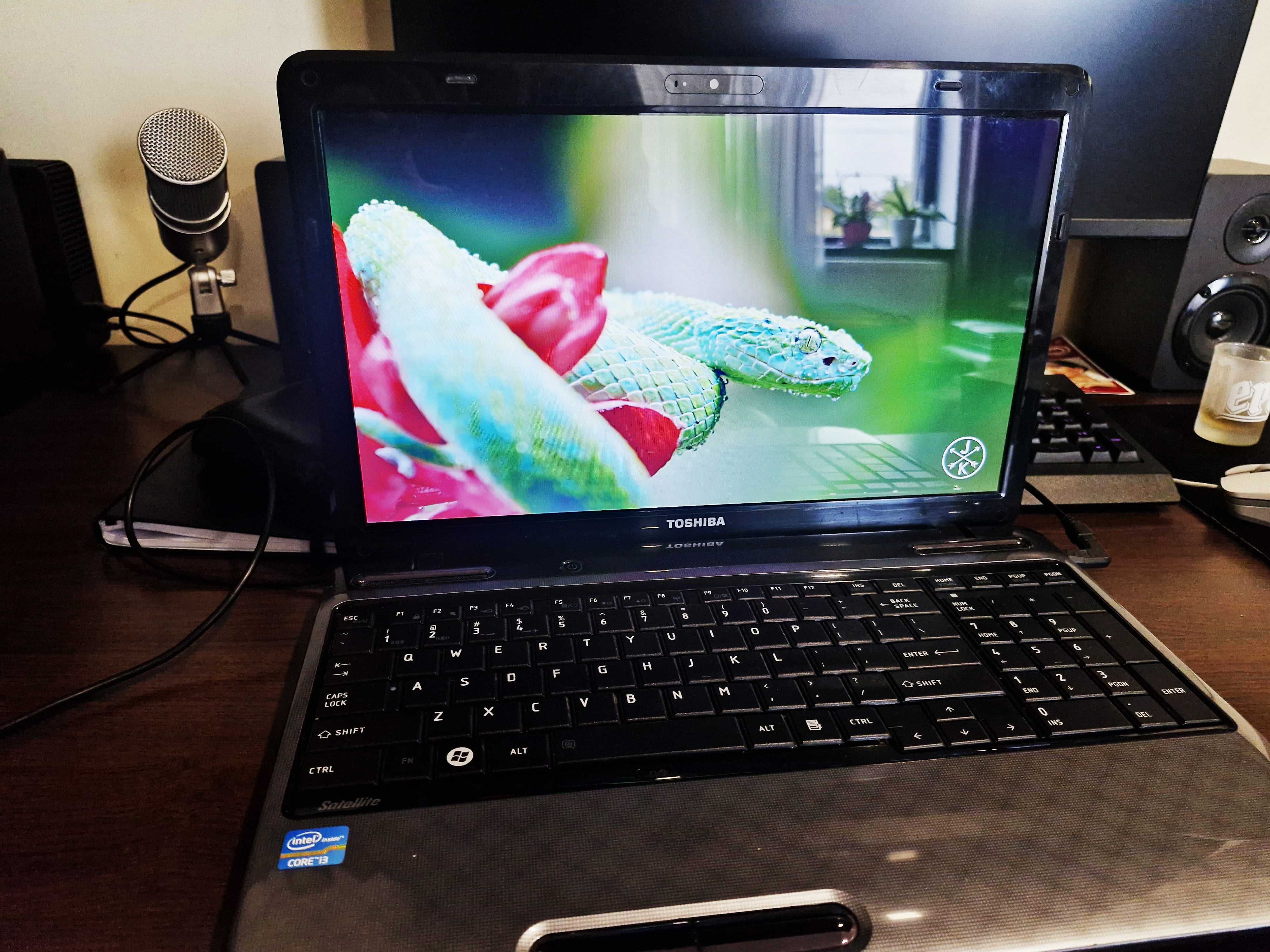 Laptop Toshiba - Intel I3, 8gb ram, SSD