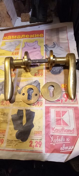 Масивни месингови дръжки