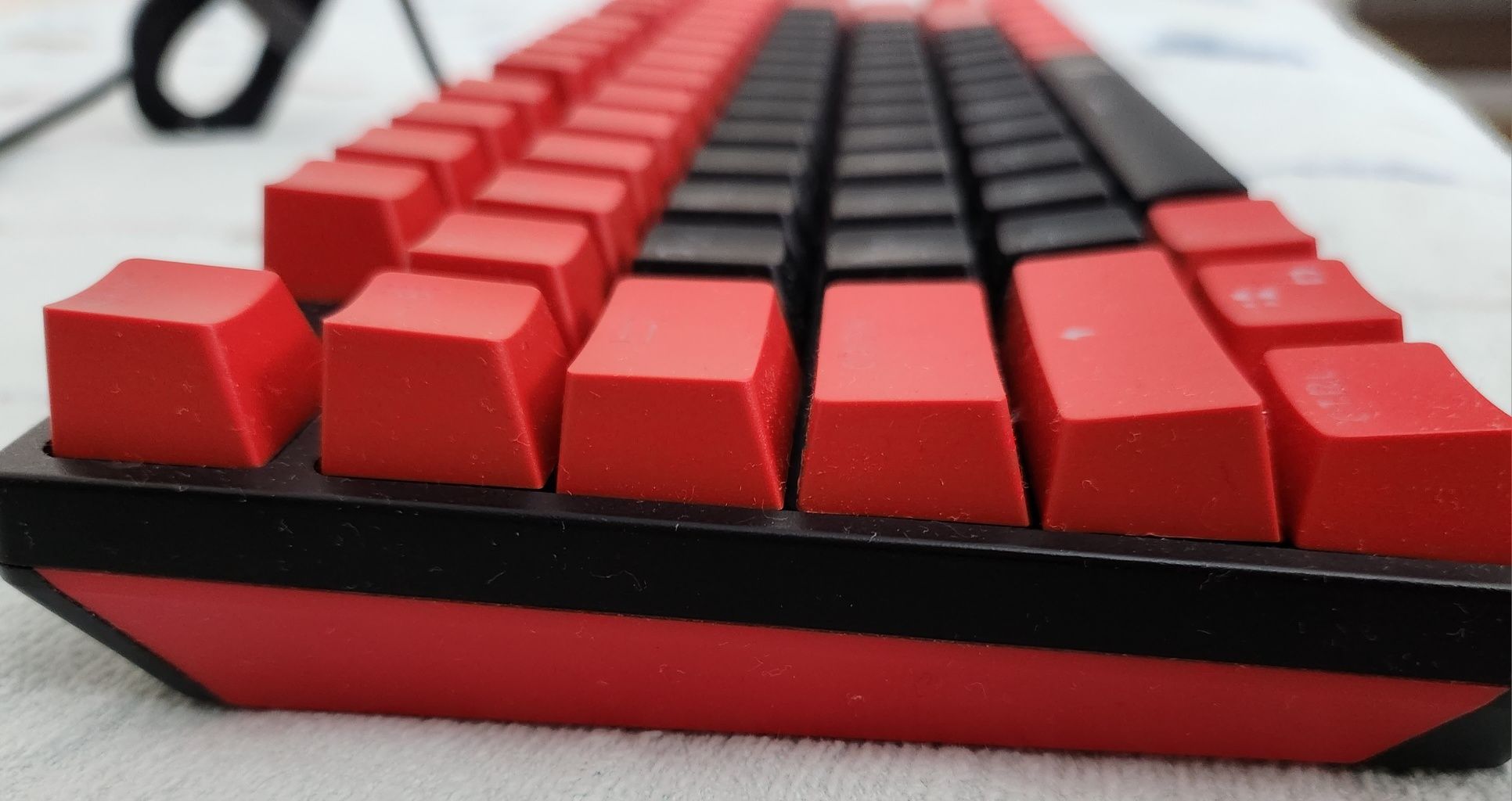 продам механическую клавиатуру Hexgears GK707 hot swap (Kalith Red)