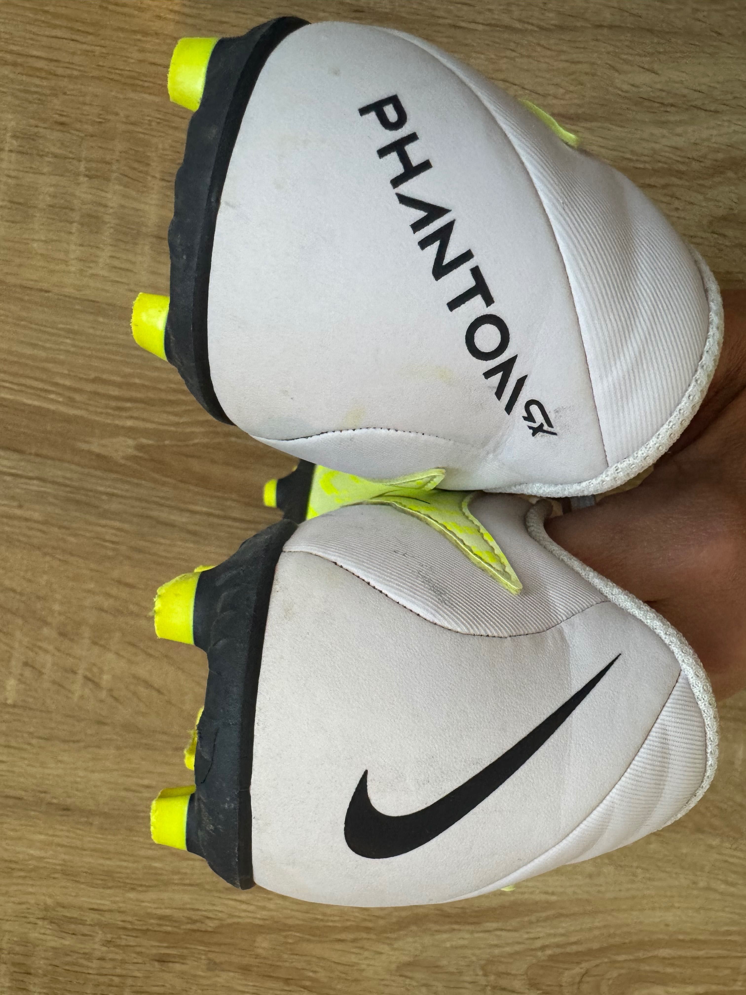 Vând ghete/pantofi NIKE fotbal copii Phantom GX Club FG/MG