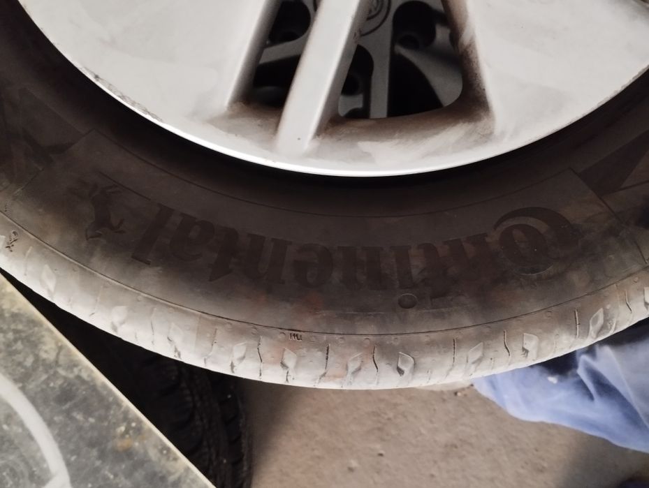 Джанти Тойота аурис 6.0j et 39 5x114.3 15 с летни гуми