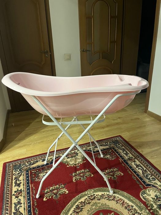 Продается детская ванночка с подставкой