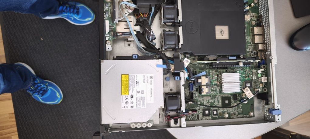 Server Dell R220 rackabil,16 Gb Ram,SSD 256 Gb,stare nouă
