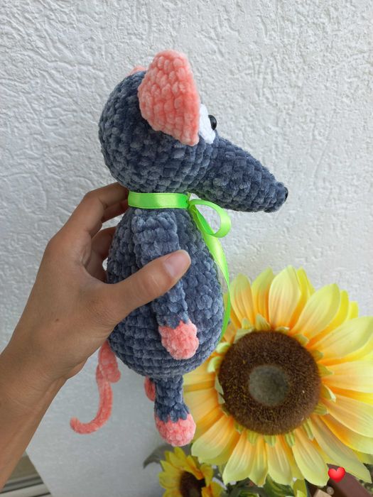 Мишле с височина 25см.