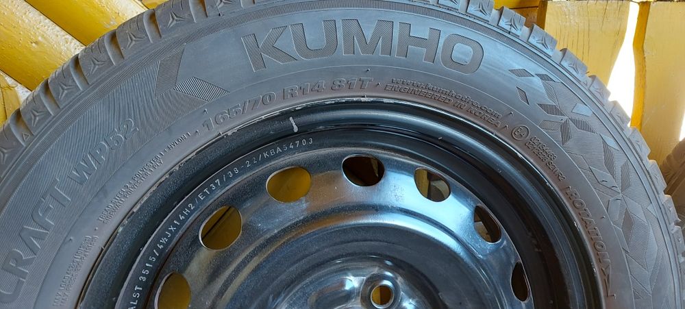 Vând roti iarna 165/70 R14 anvelope + jante